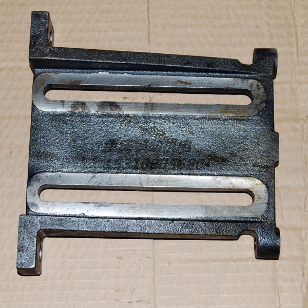 康明斯風(fēng)扇支架 210235