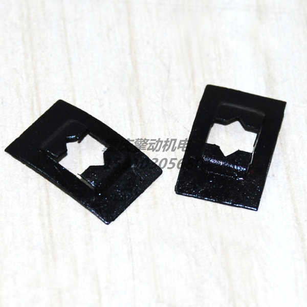 康明斯矩形彈性螺母 3000528