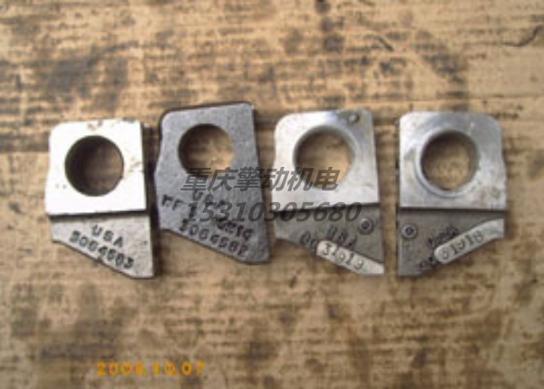 康明斯從動件軸支架 3064583