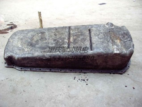 康明斯機(jī)油盤(pán) 3895278