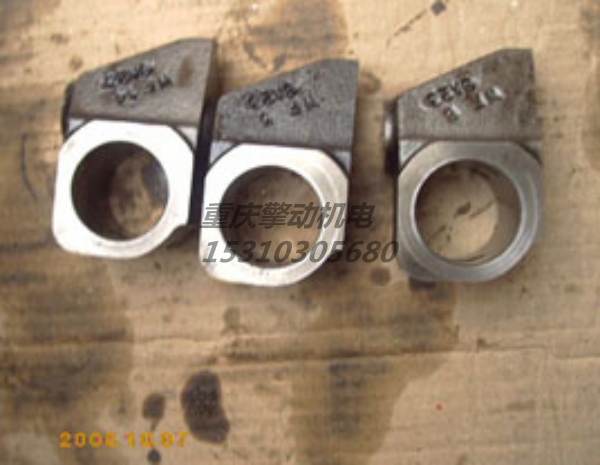 康明斯從動(dòng)軸支架 3895831