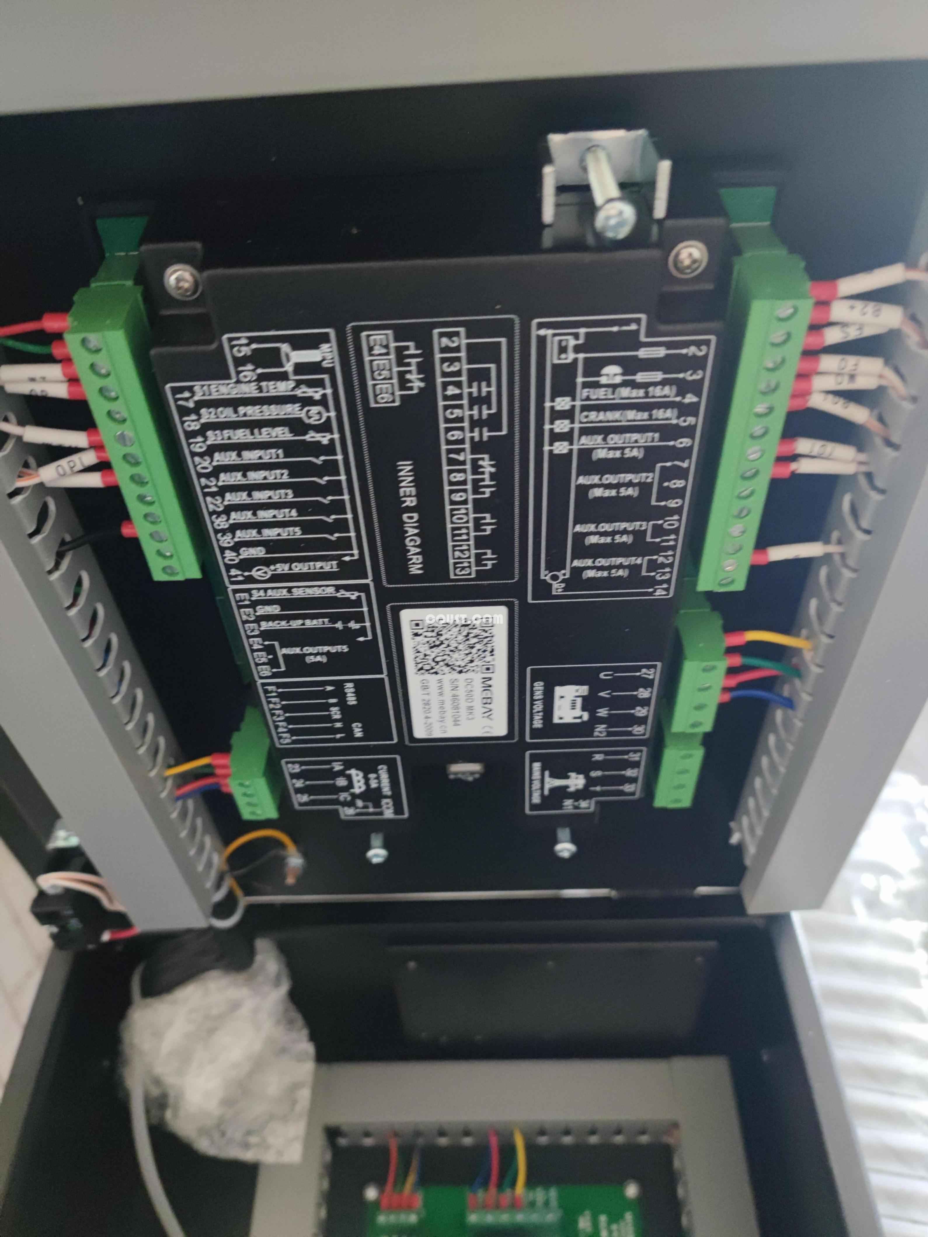 適配康明斯kta19發(fā)電機(jī)組 500kva 控制箱總成帶線束