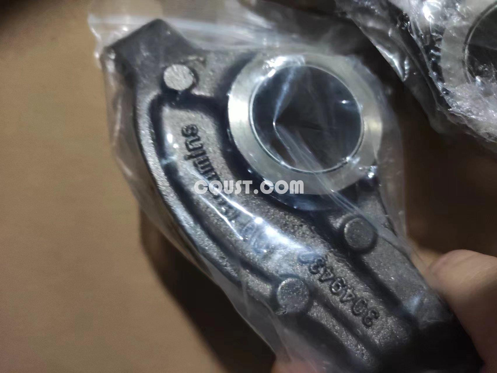 康明斯6C8.3發(fā)動機搖臂室，原廠配件3049432