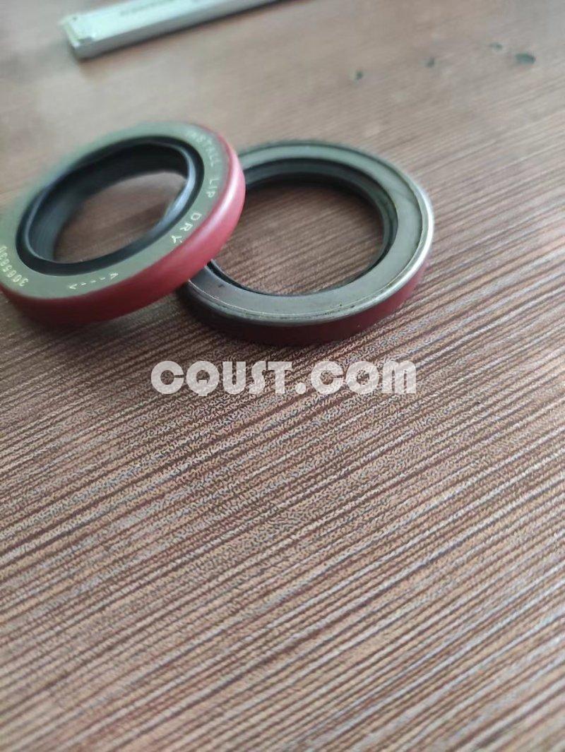 適配康明斯發(fā)動機VTA28G5水泵皮帶輪油封 型號3003353 配康明斯KTA38風扇輪轂油封3065830